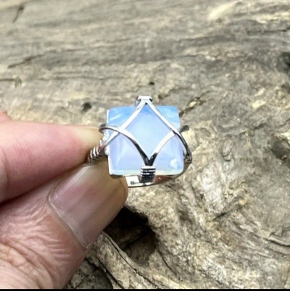NIB Women's White Moonstone Ring - Picture 3 of 3